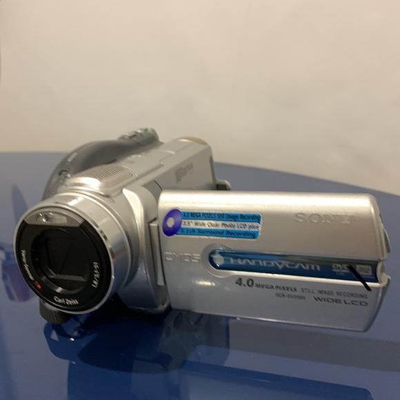 SONY - Picture 4 of 4